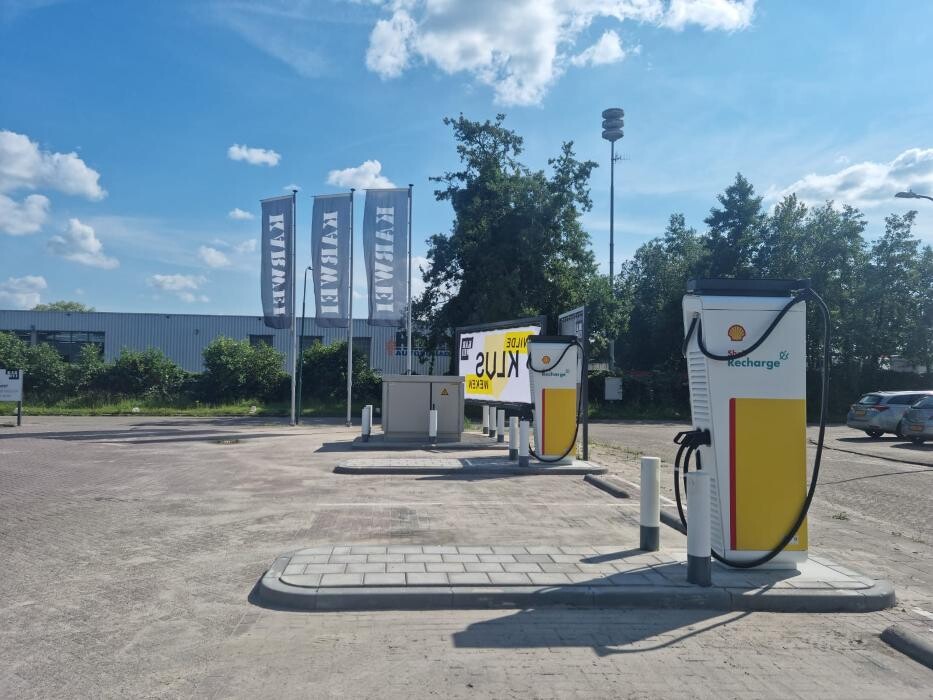 Foto's Shell Recharge Charging Station