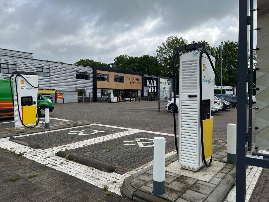 Foto's Shell Recharge Charging Station