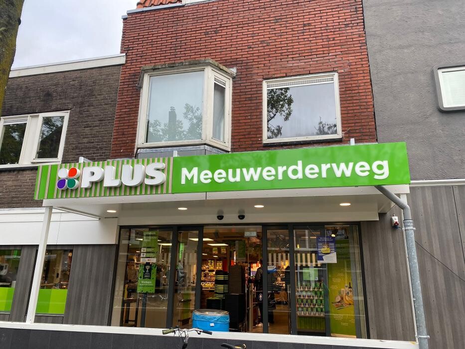 Foto's PLUS Meeuwerderweg