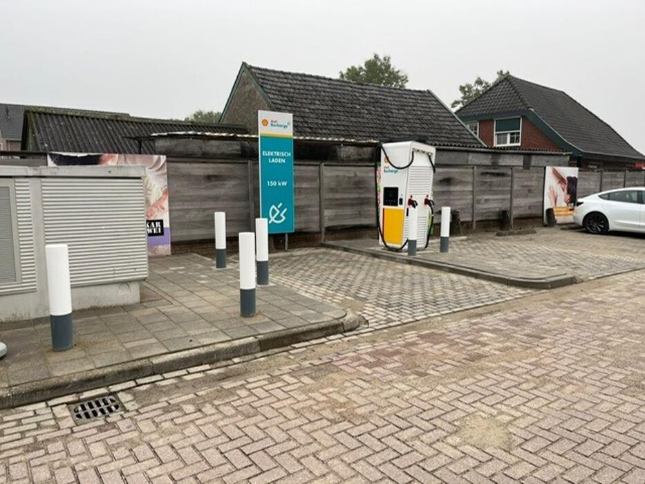 Foto's Shell Recharge Charging Station