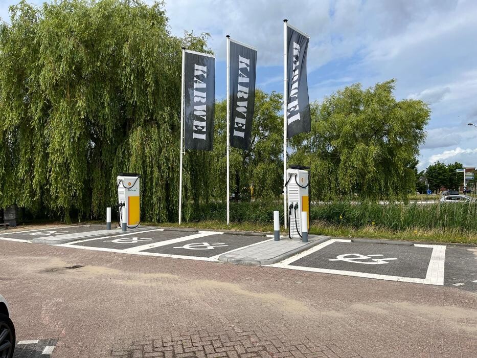 Foto's Shell Recharge Charging Station