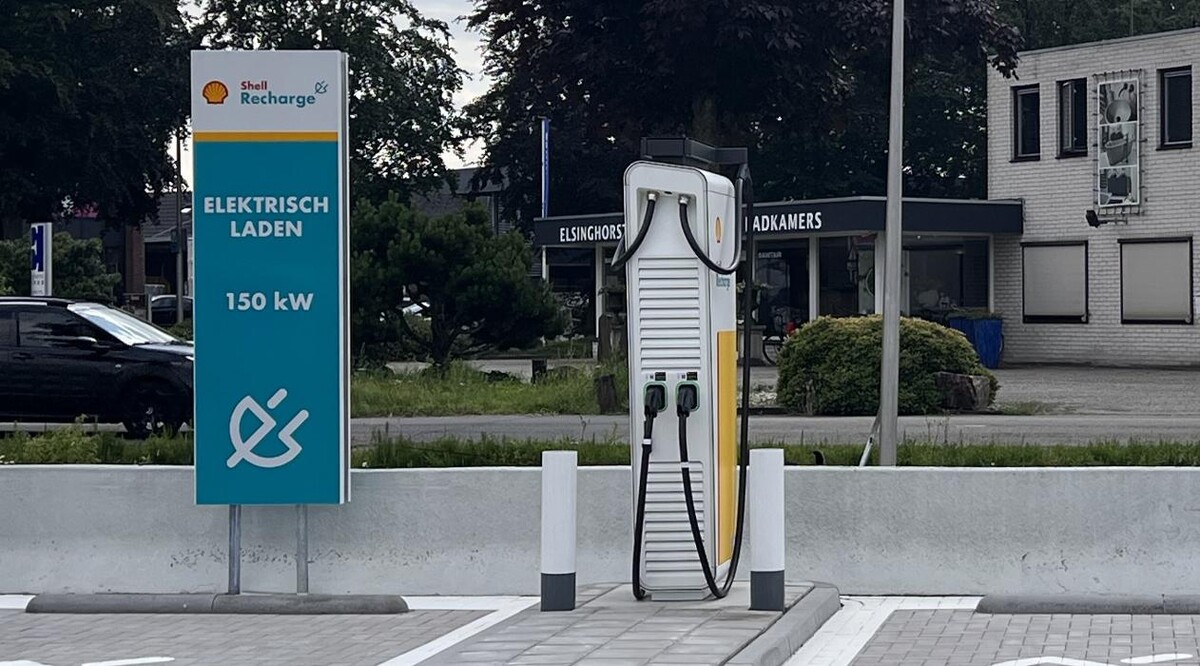 Foto's Shell Recharge Charging Station