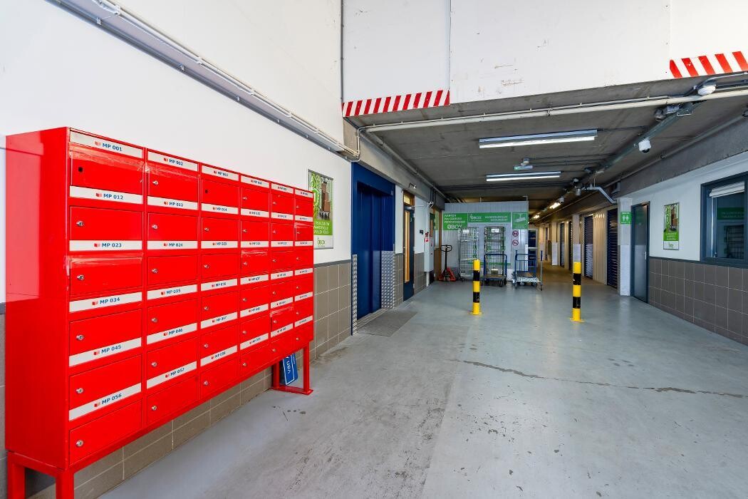 Foto's 1BOX Self Storage Alphen aan den Rijn Opslagruimte huren