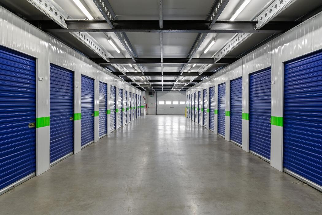 Foto's 1BOX Self Storage Groningen Opslagruimte huren