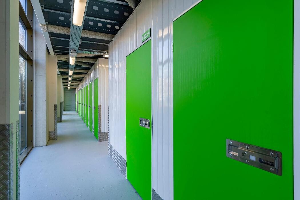 Foto's 1BOX Self Storage Den Haag Opslagruimte huren