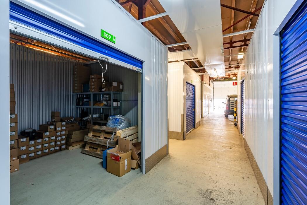 Foto's 1BOX Self Storage Roermond Opslagruimte huren