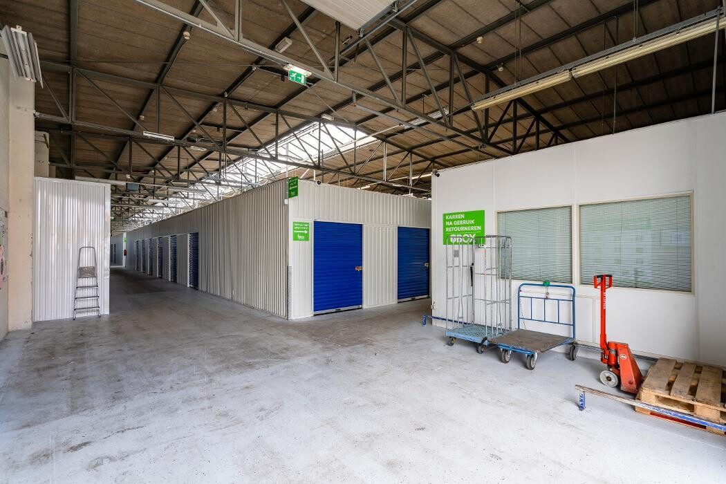 Foto's 1BOX Self Storage Eindhoven-Best Opslagruimte huren
