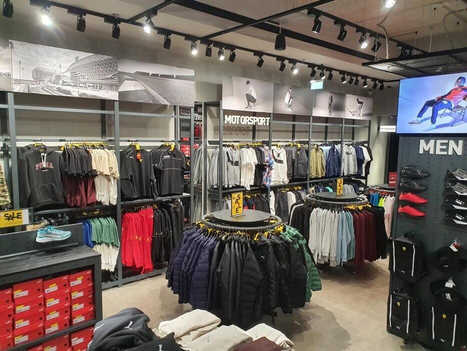 Foto's PUMA Outlet Amsterdam Sugar City