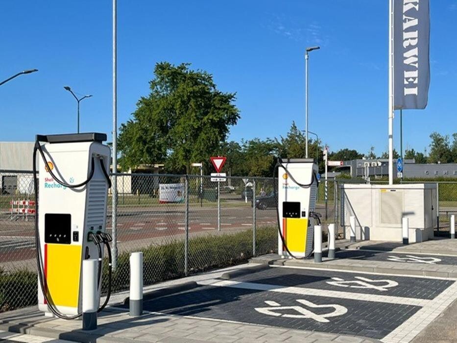 Foto's Shell Recharge Charging Station