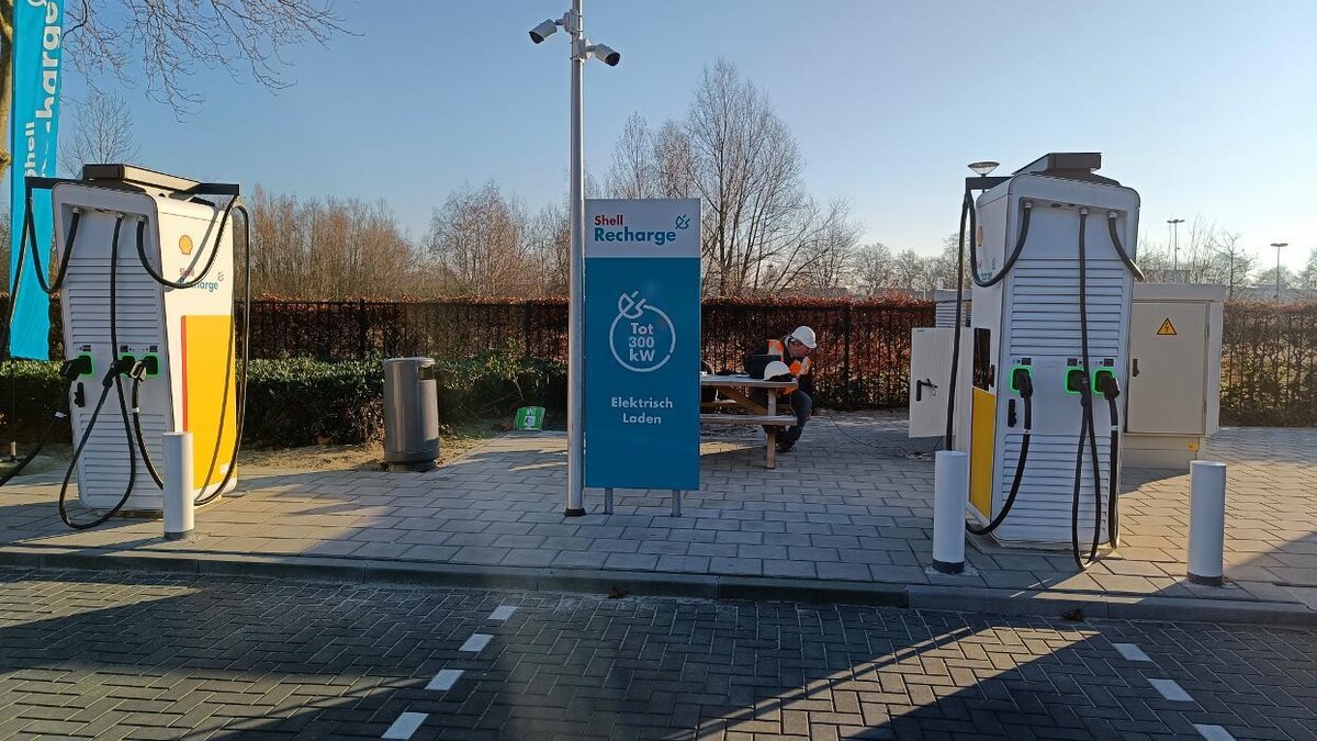 Foto's Shell Recharge Charging Station