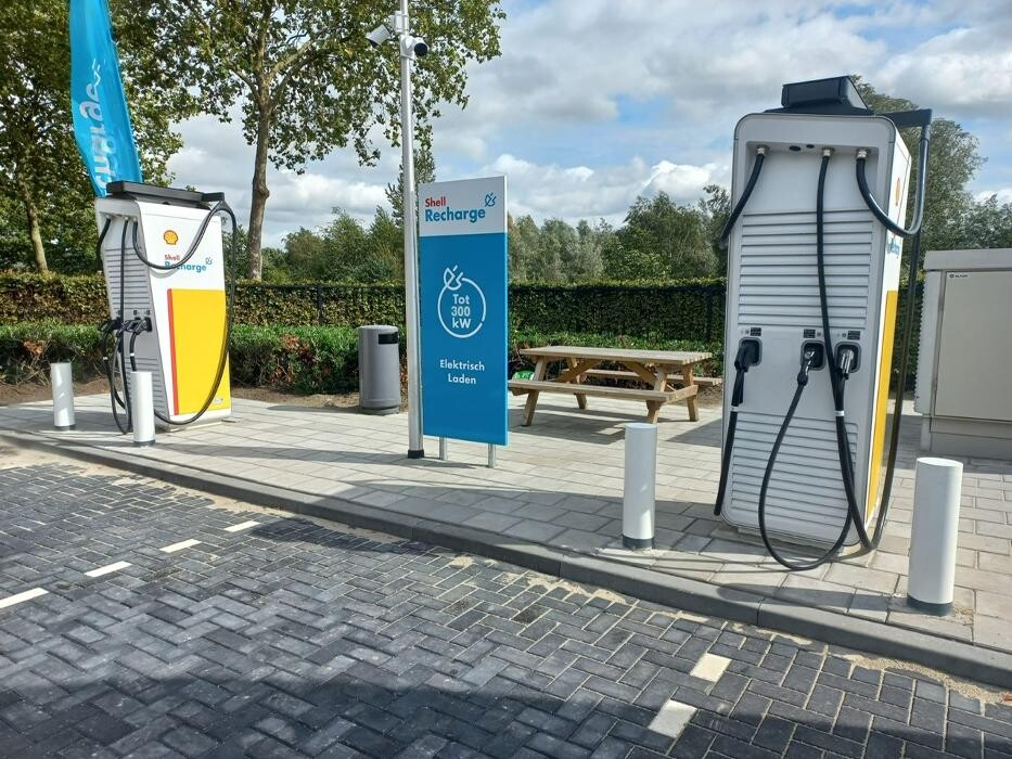 Foto's Shell Recharge Charging Station