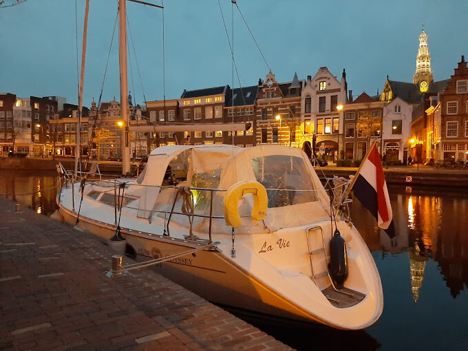 Foto's Own Ship Yachtcharter