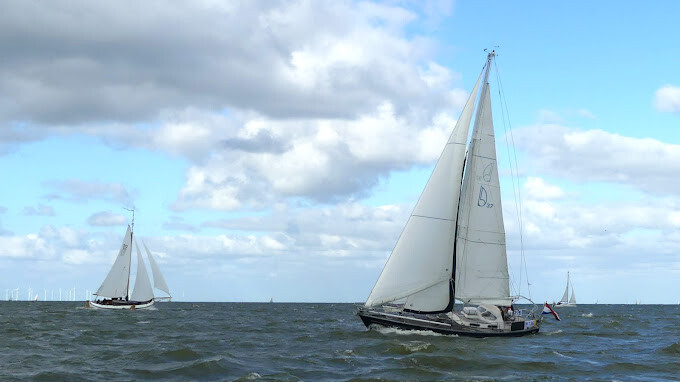 Foto's Own Ship Yachtcharter