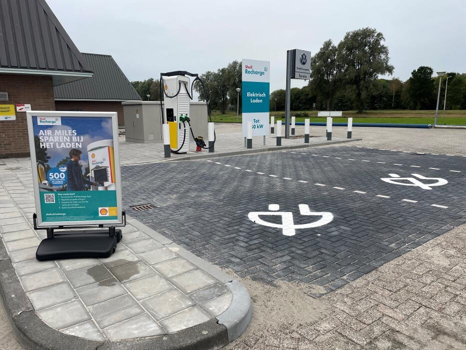 Foto's Shell Recharge Charging Station