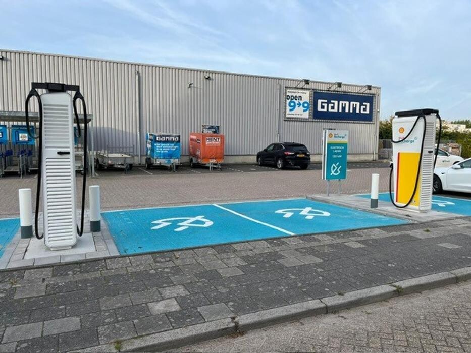 Foto's Shell Recharge Charging Station
