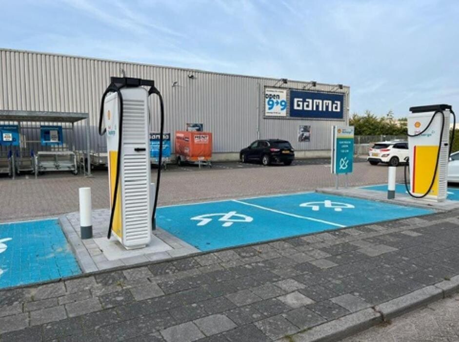 Foto's Shell Recharge Charging Station