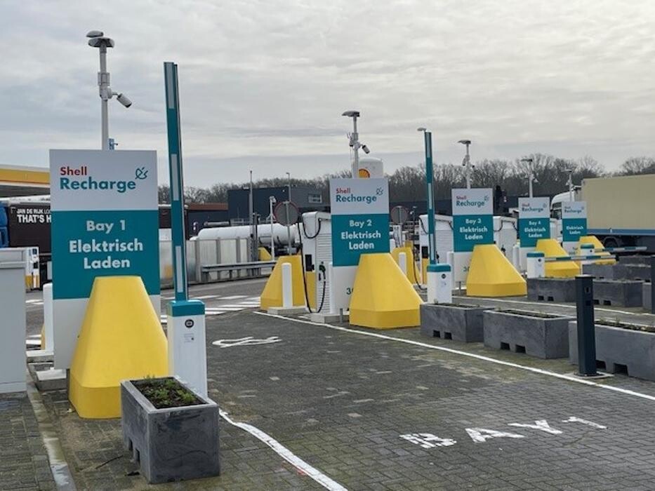 Foto's Shell Recharge Charging Station
