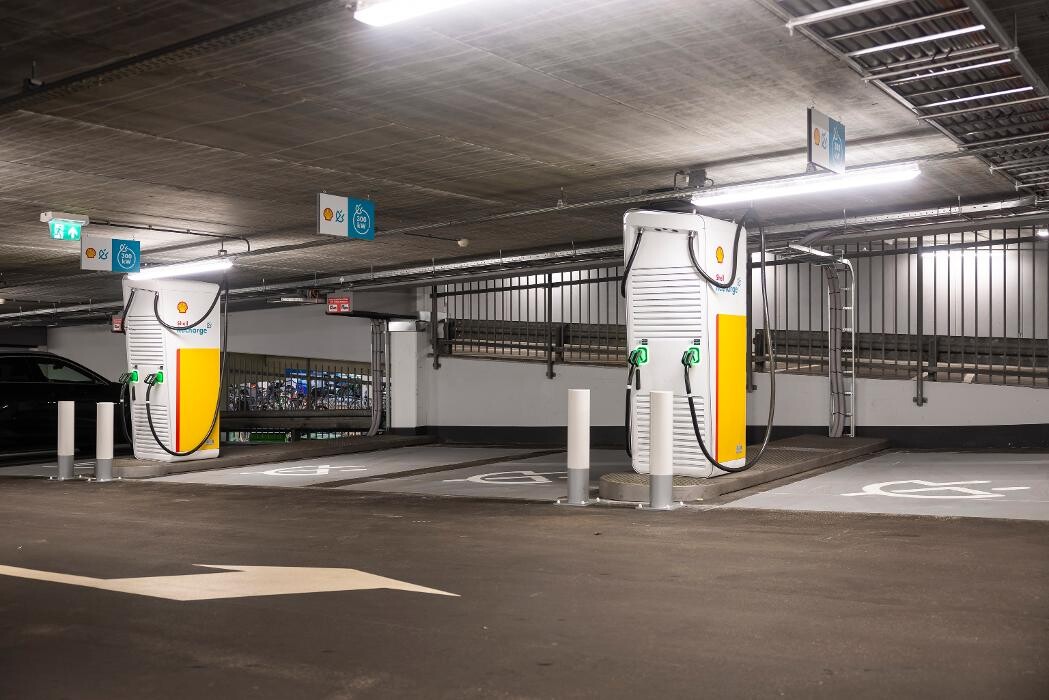 Foto's Shell Recharge Charging Station