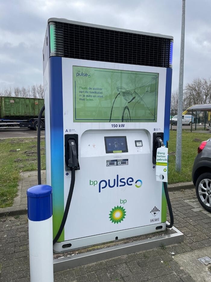 Foto's bp pulse laadstation