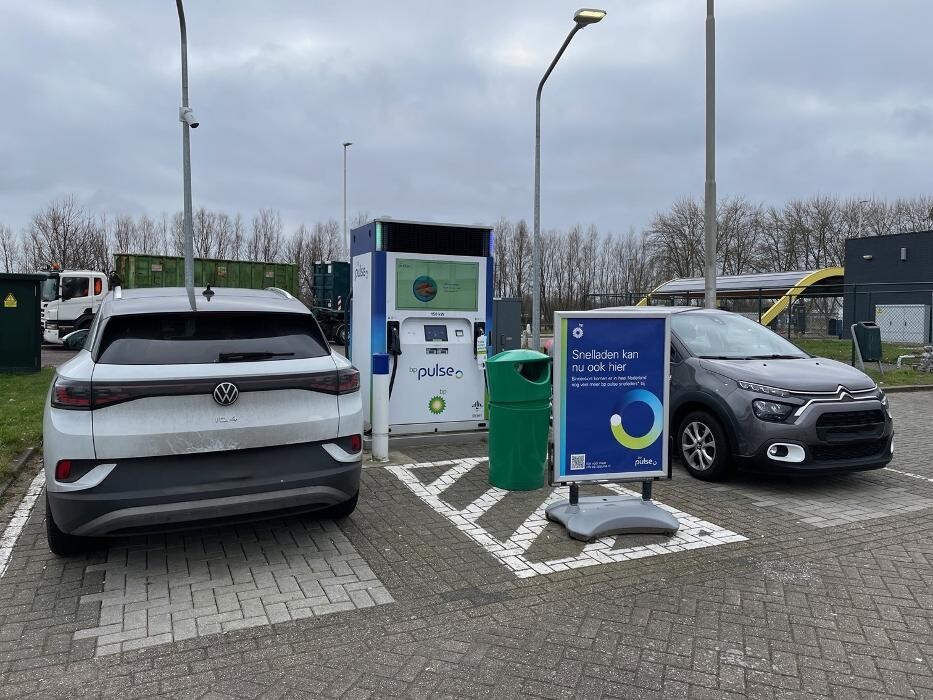 Foto's bp pulse laadstation