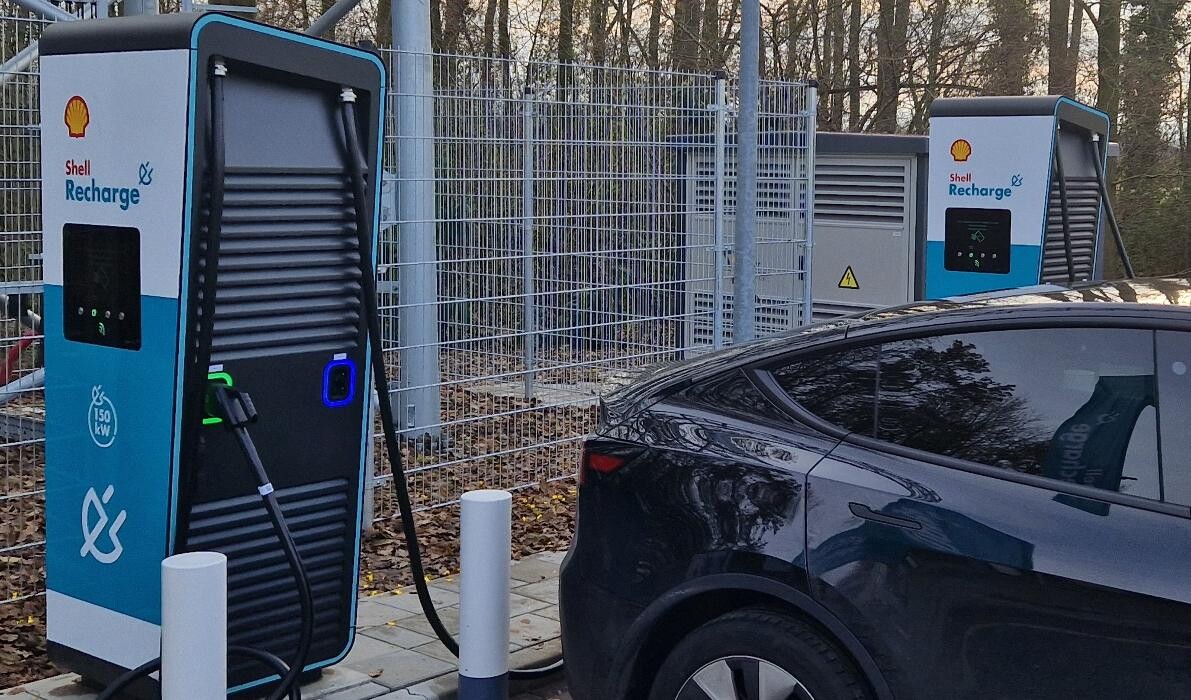 Foto's Shell Recharge Charging Station