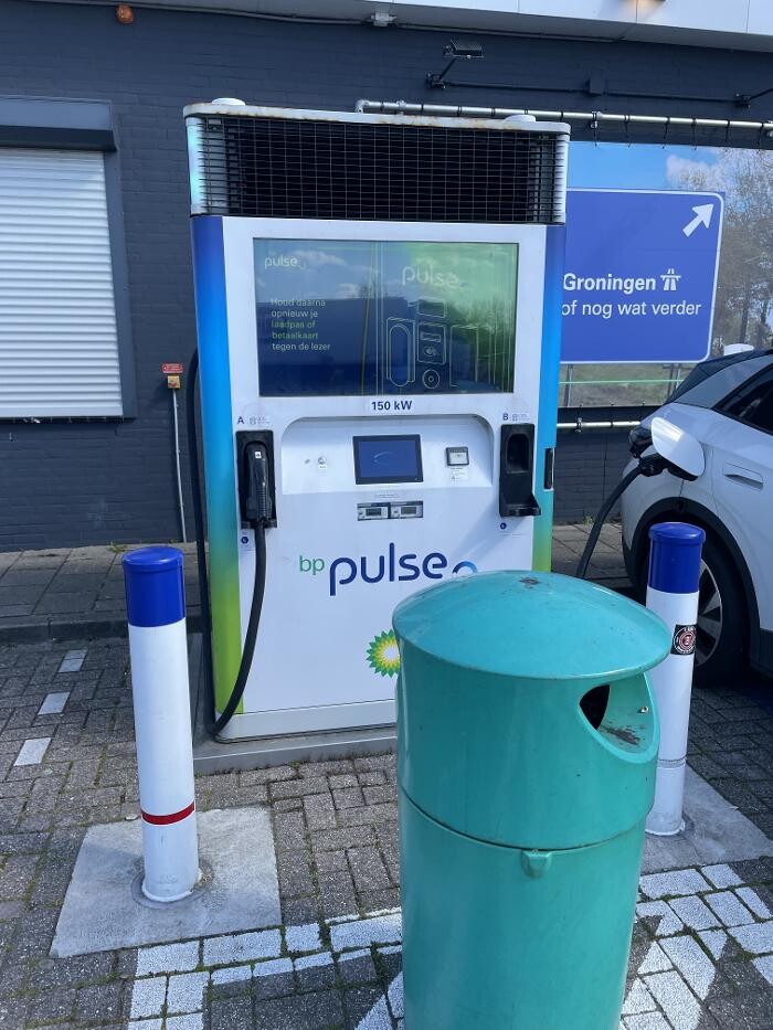 Foto's bp pulse laadstation