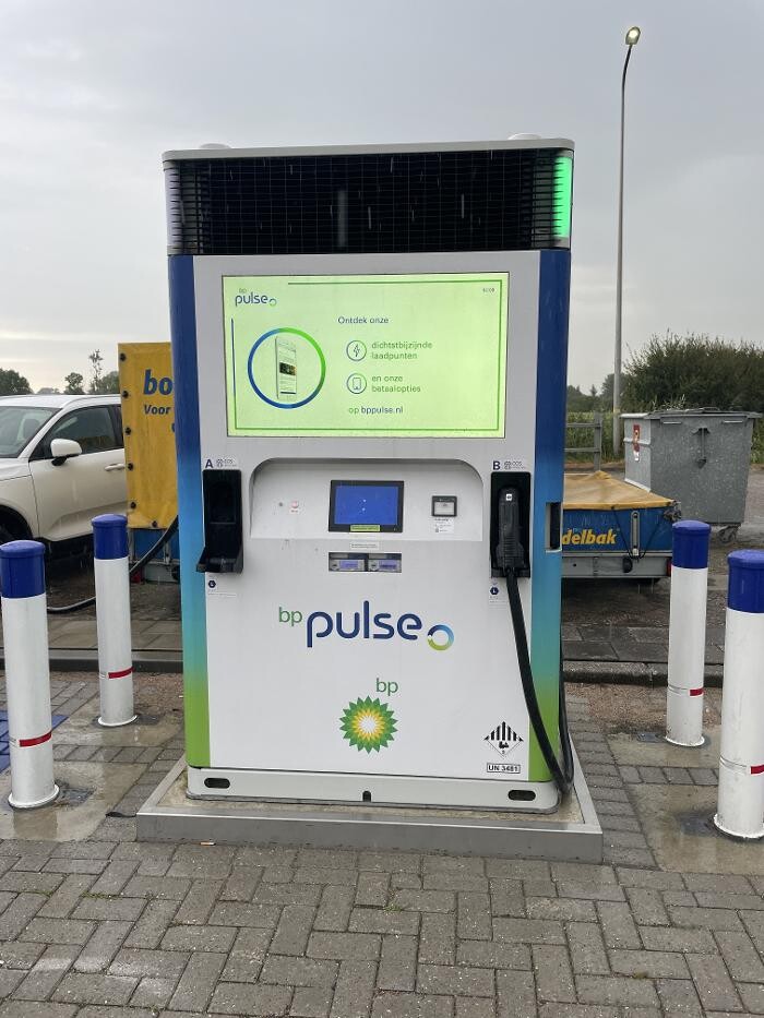 Foto's bp pulse laadstation