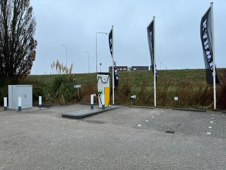 Foto's Shell Recharge Charging Station