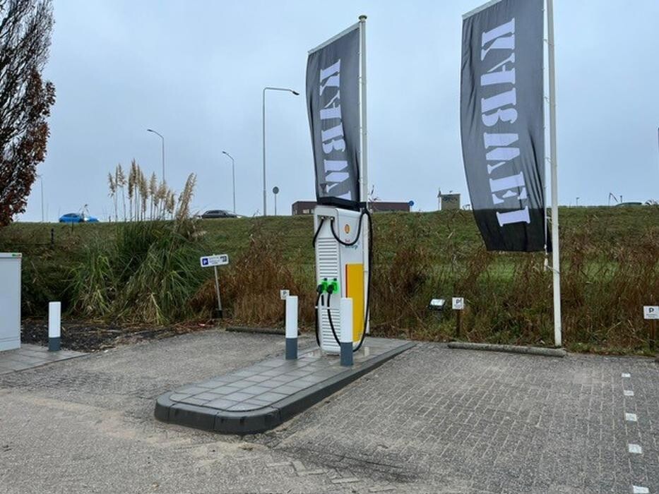 Foto's Shell Recharge Charging Station