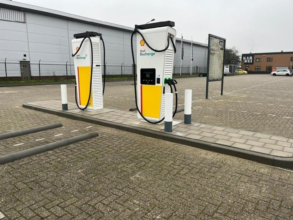 Foto's Shell Recharge Charging Station