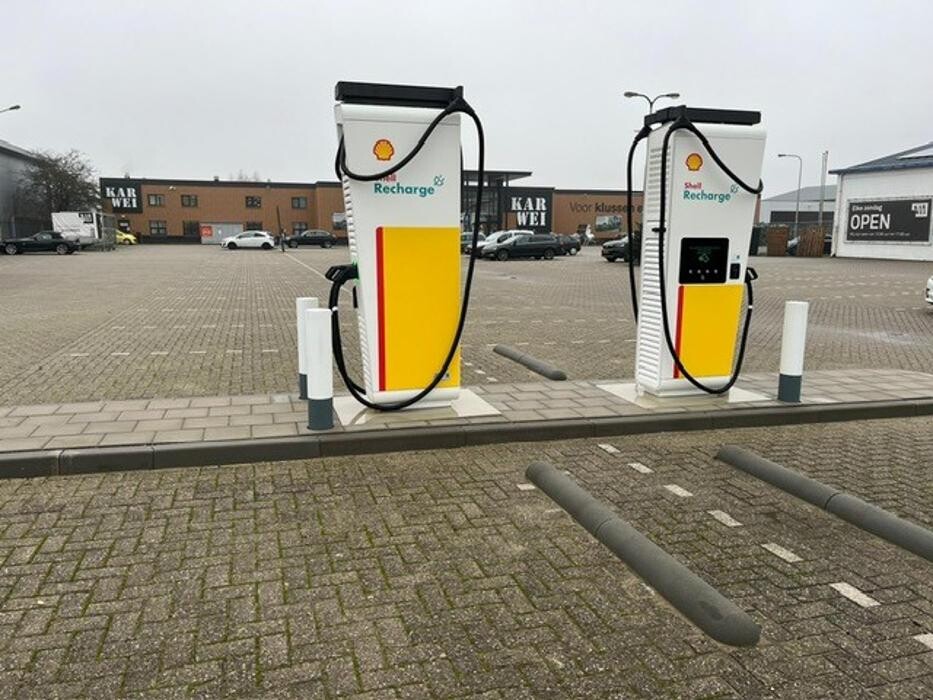 Foto's Shell Recharge Charging Station