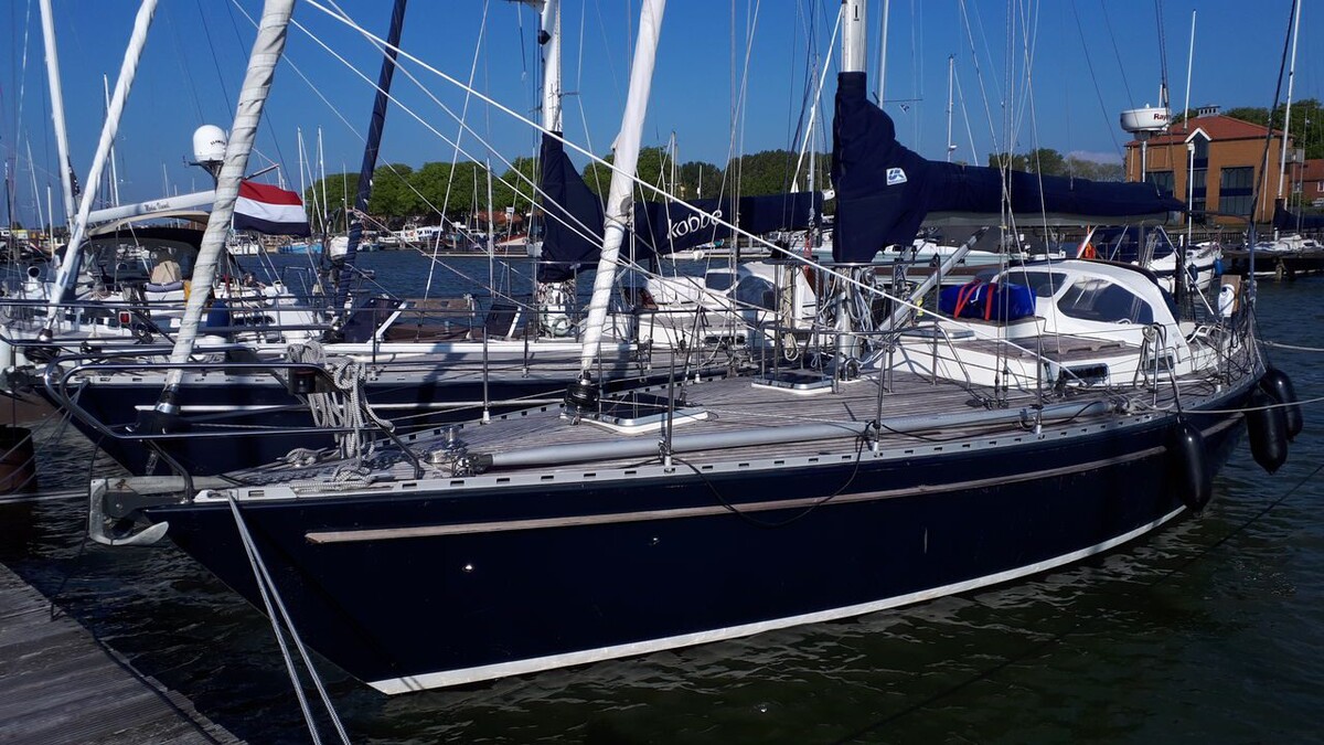 Foto's Own Ship Yachtcharter Lemmer