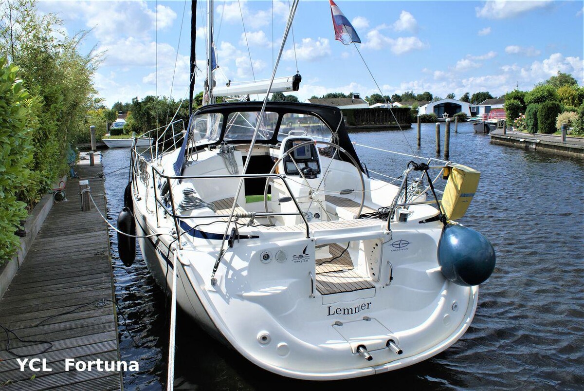 Foto's Own Ship Yachtcharter Lemmer