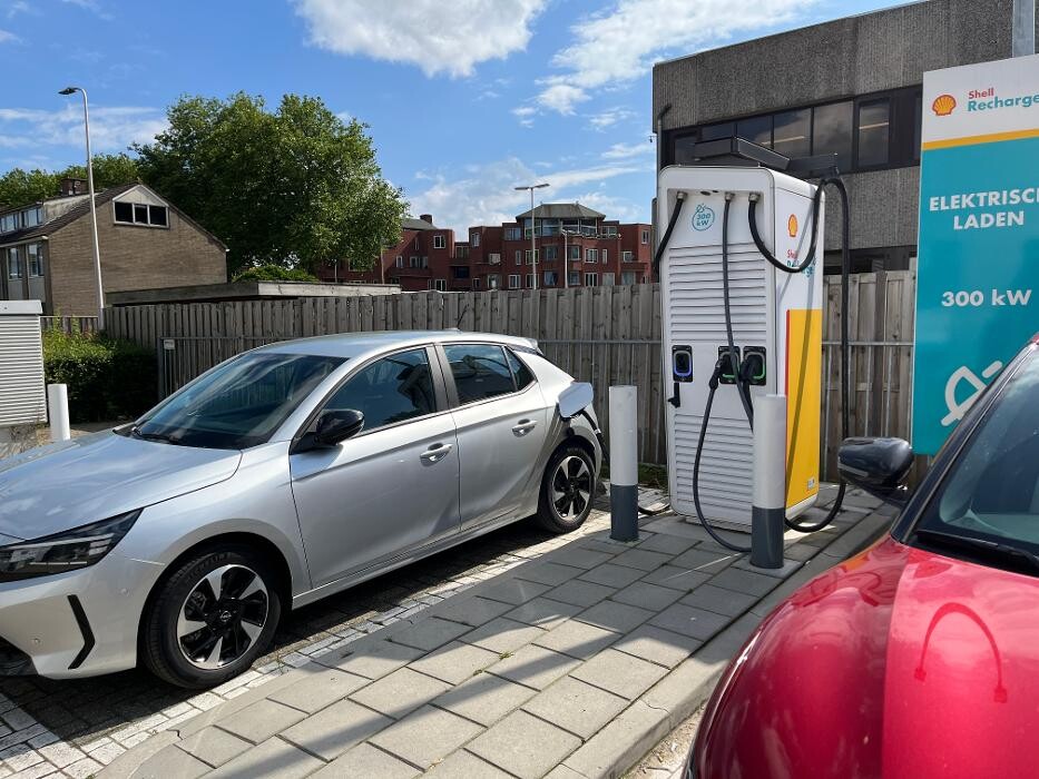 Foto's Shell Recharge Charging Station