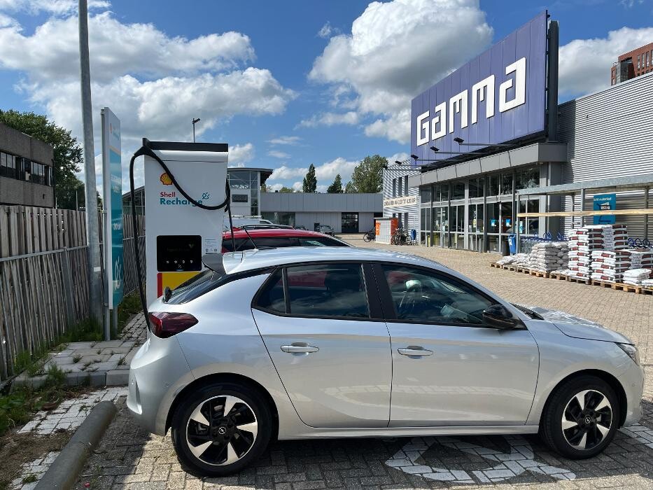 Foto's Shell Recharge Charging Station