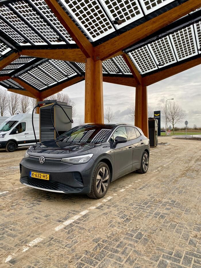 Foto's Fastned Charging Station