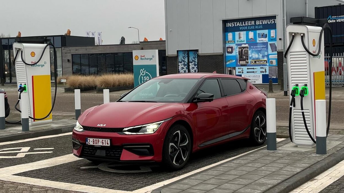 Foto's Shell Recharge Charging Station