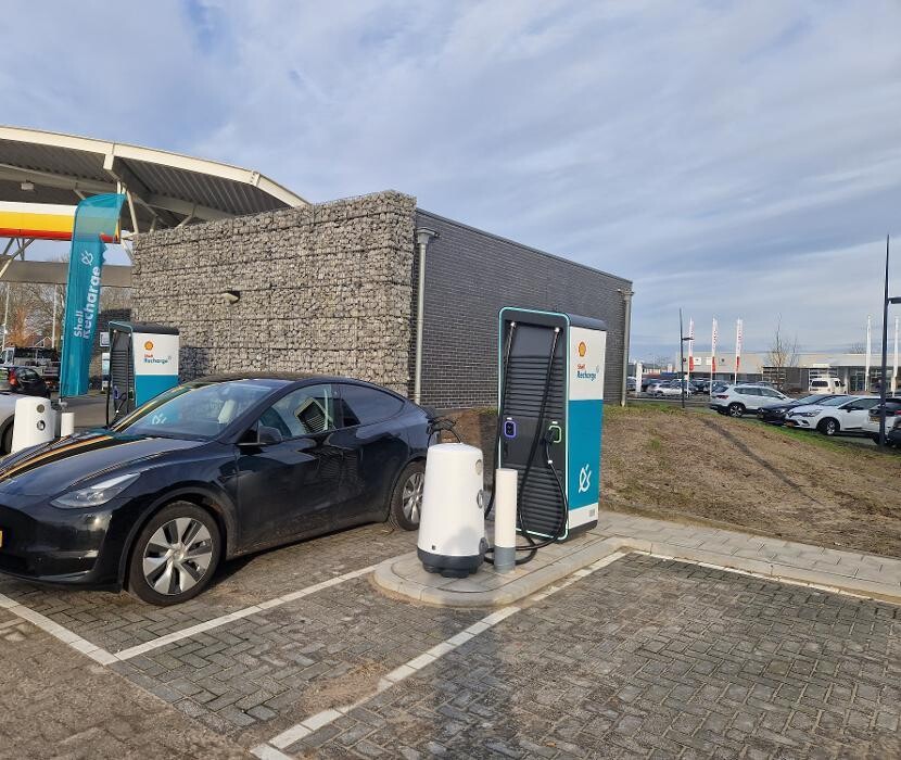 Foto's Shell Recharge Charging Station