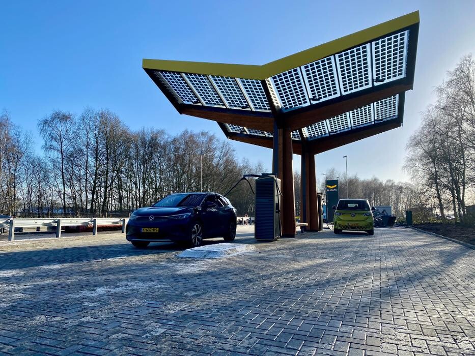 Foto's Fastned Charging Station