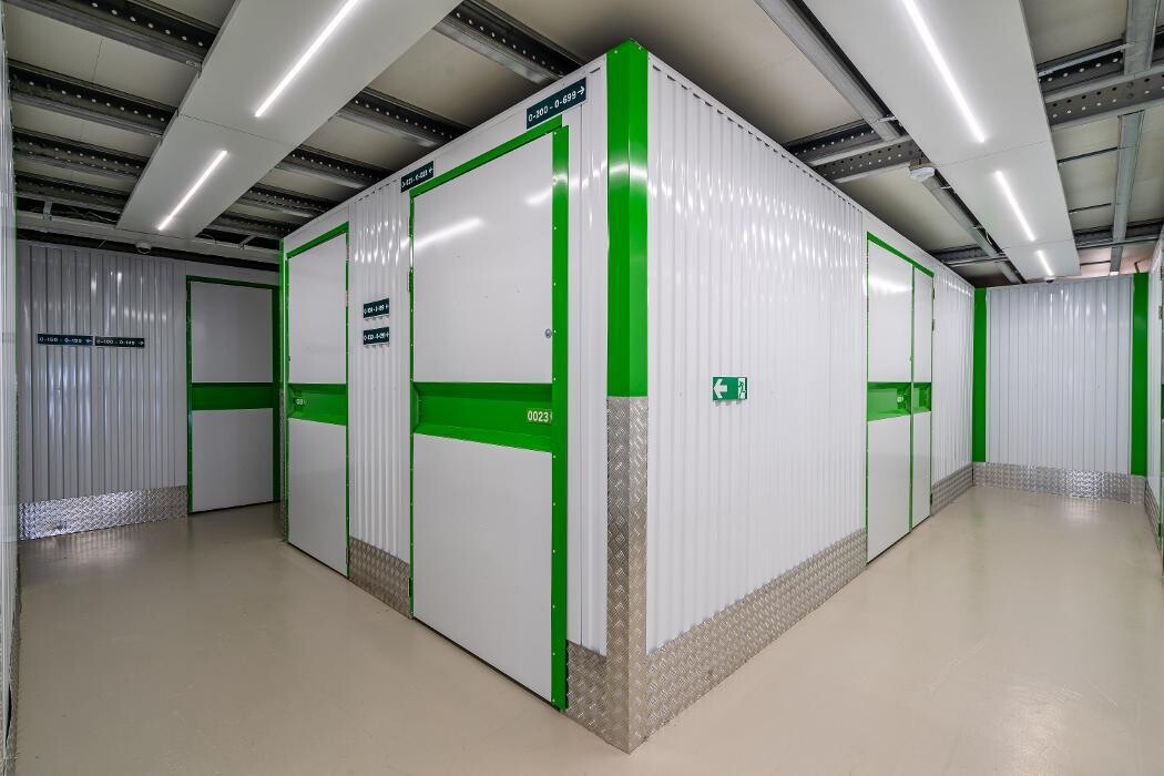 Foto's 1BOX Self Storage Almere Opslagruimte huren