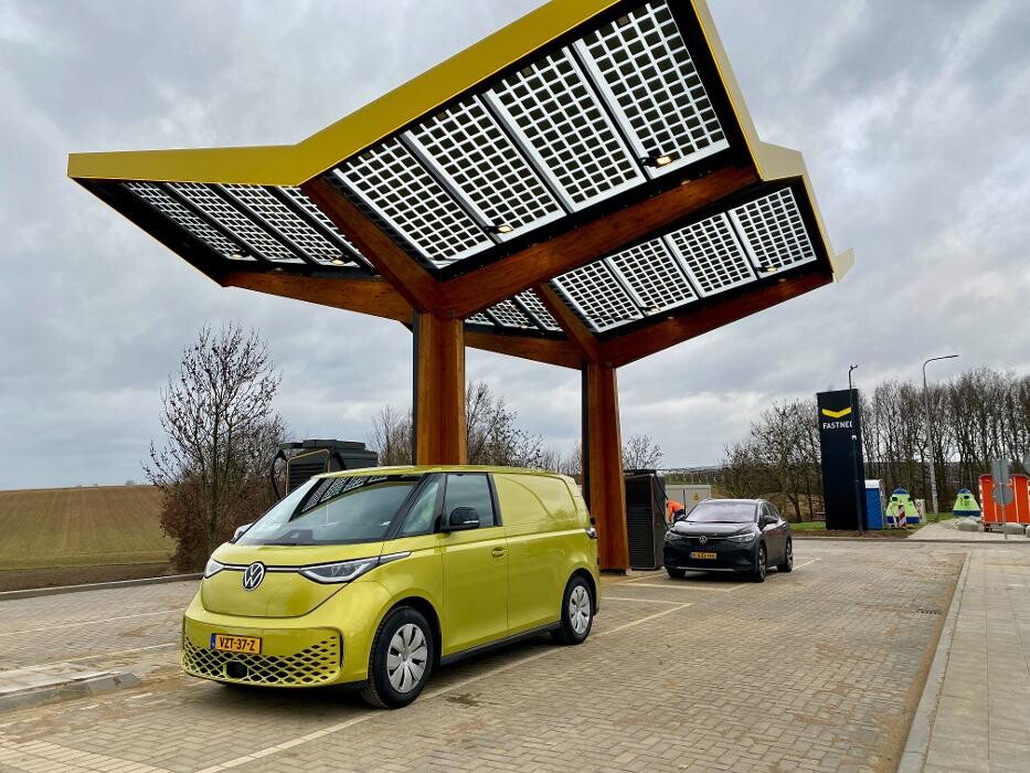 Foto's Fastned Charging Station