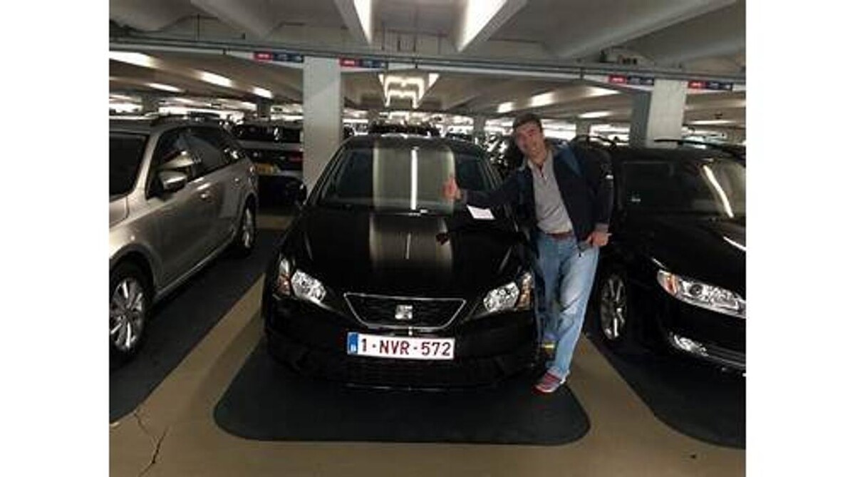 Foto's Avis Autoverhuur - Luchthaven Amsterdam