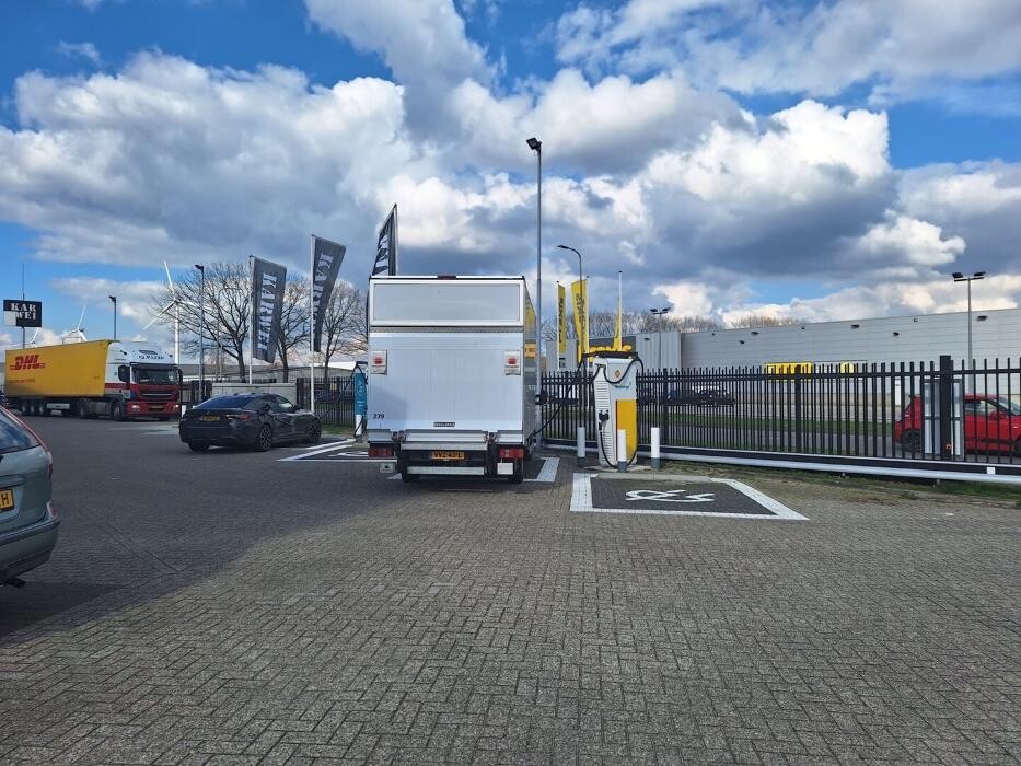 Foto's Shell Recharge Charging Station