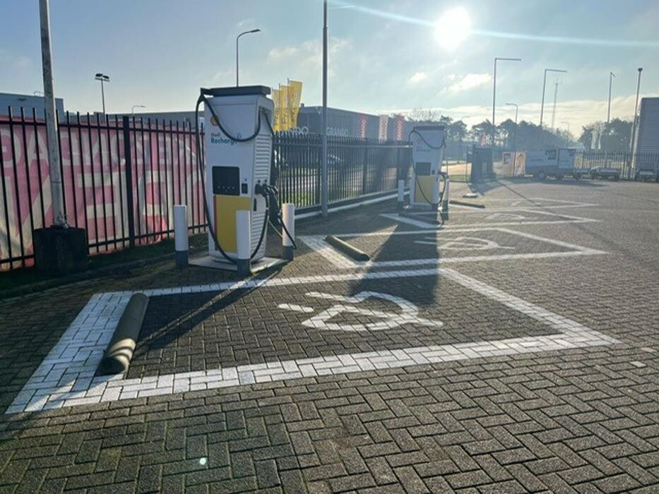 Foto's Shell Recharge Charging Station