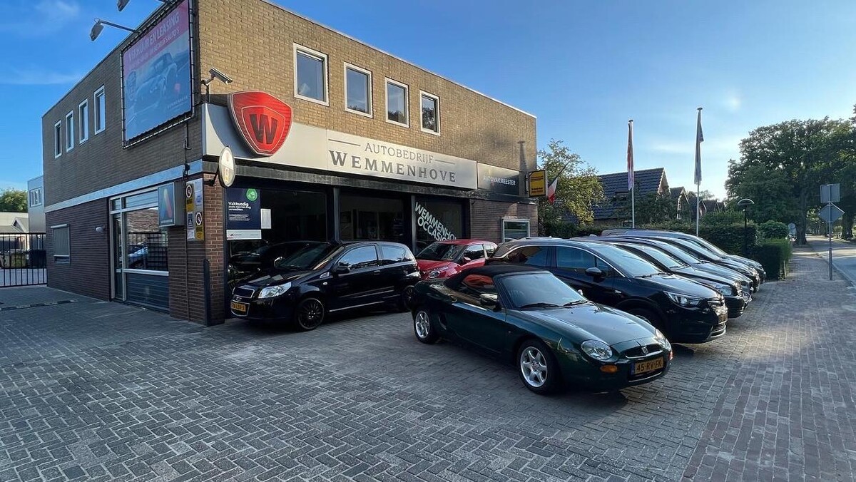Foto's Autovakmeester Wemmenhove PCA Dealer Citroën Peugeot Renault en Wemmenhove Autoverhuur