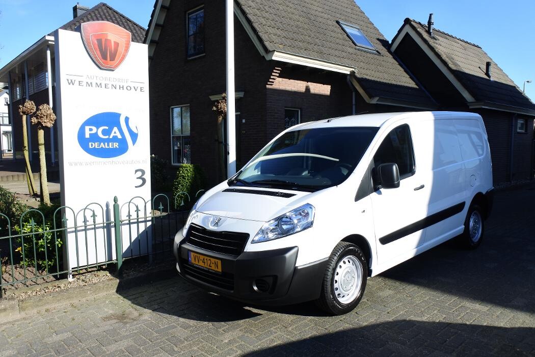 Foto's Autovakmeester Wemmenhove PCA Dealer Citroën Peugeot Renault en Wemmenhove Autoverhuur