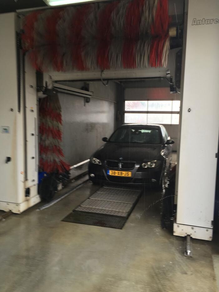 Foto's Autovakmeester Wemmenhove PCA Dealer Citroën Peugeot Renault en Wemmenhove Autoverhuur