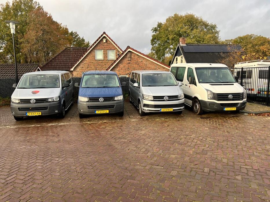 Foto's Autovakmeester Wemmenhove PCA Dealer Citroën Peugeot Renault en Wemmenhove Autoverhuur