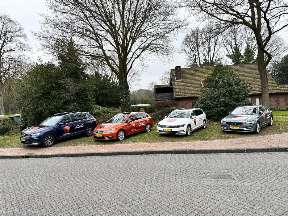 Foto's Autovakmeester Wemmenhove PCA Dealer Citroën Peugeot Renault en Wemmenhove Autoverhuur