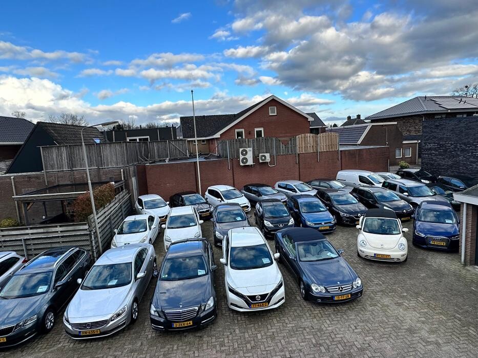 Foto's Autovakmeester Wemmenhove PCA Dealer Citroën Peugeot Renault en Wemmenhove Autoverhuur